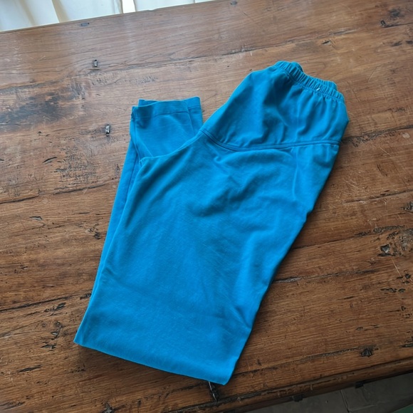 New women blue exercise pants by Wonderbody. - Picture 2 of 4